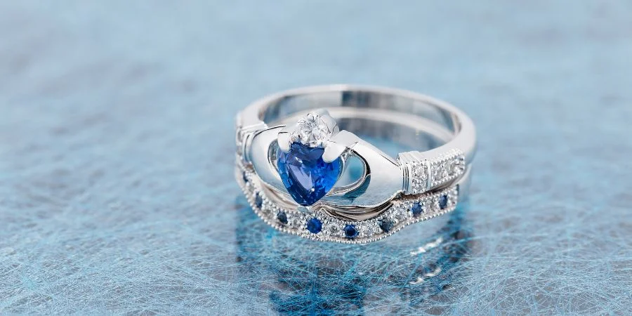 símbolos irlandeses Anillo de Claddagh Celta